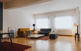 Cosy & Spacious Central Apartment